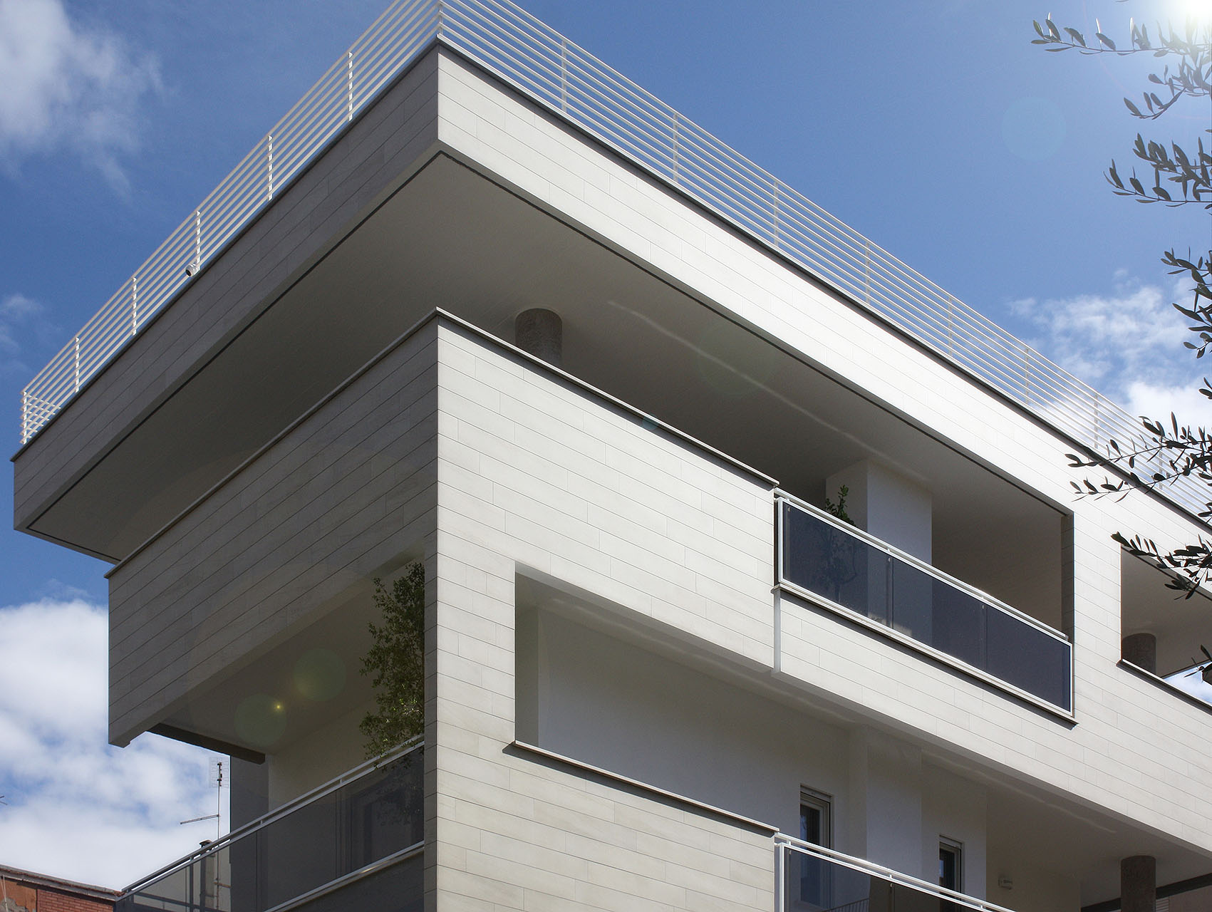 madeoffice+residence+pio+vii